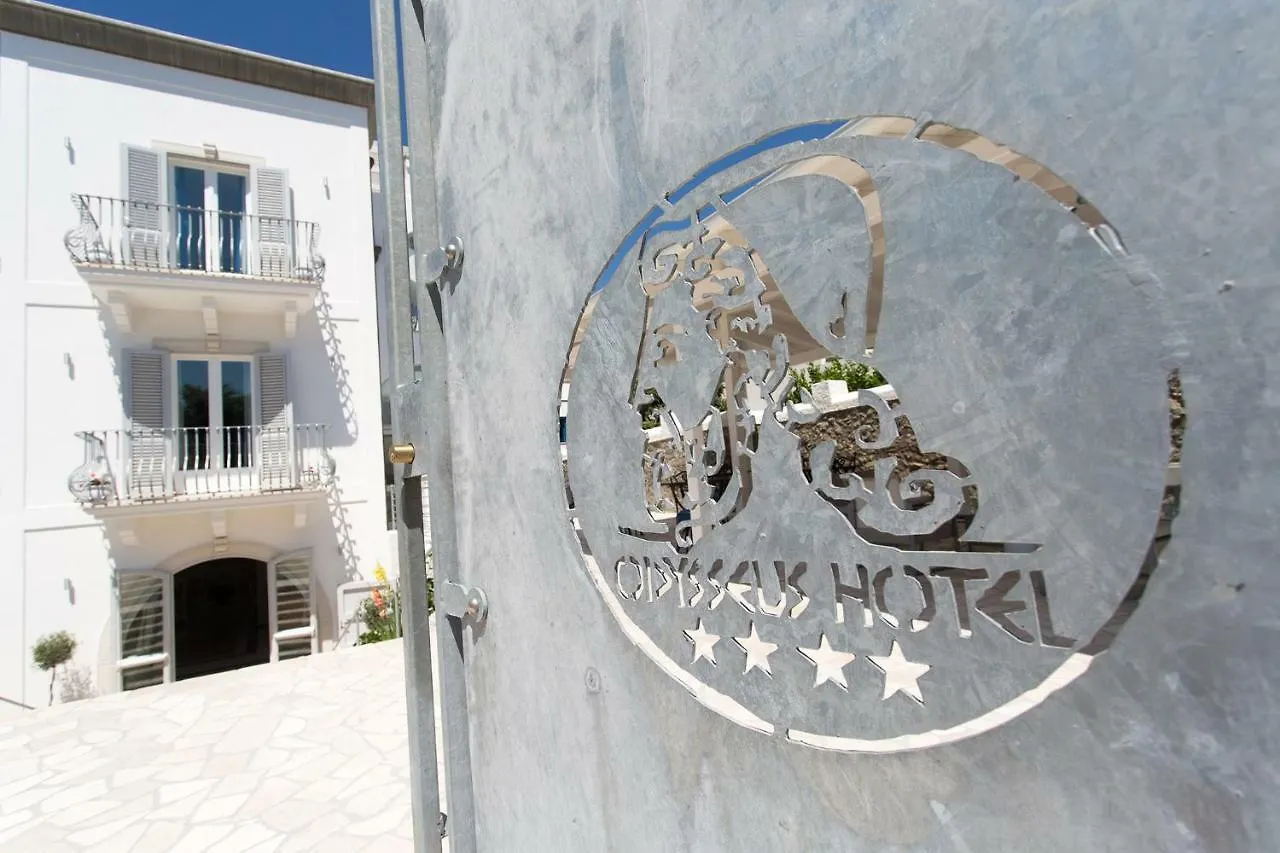 ליפארי Odysseus Hotel 3*,