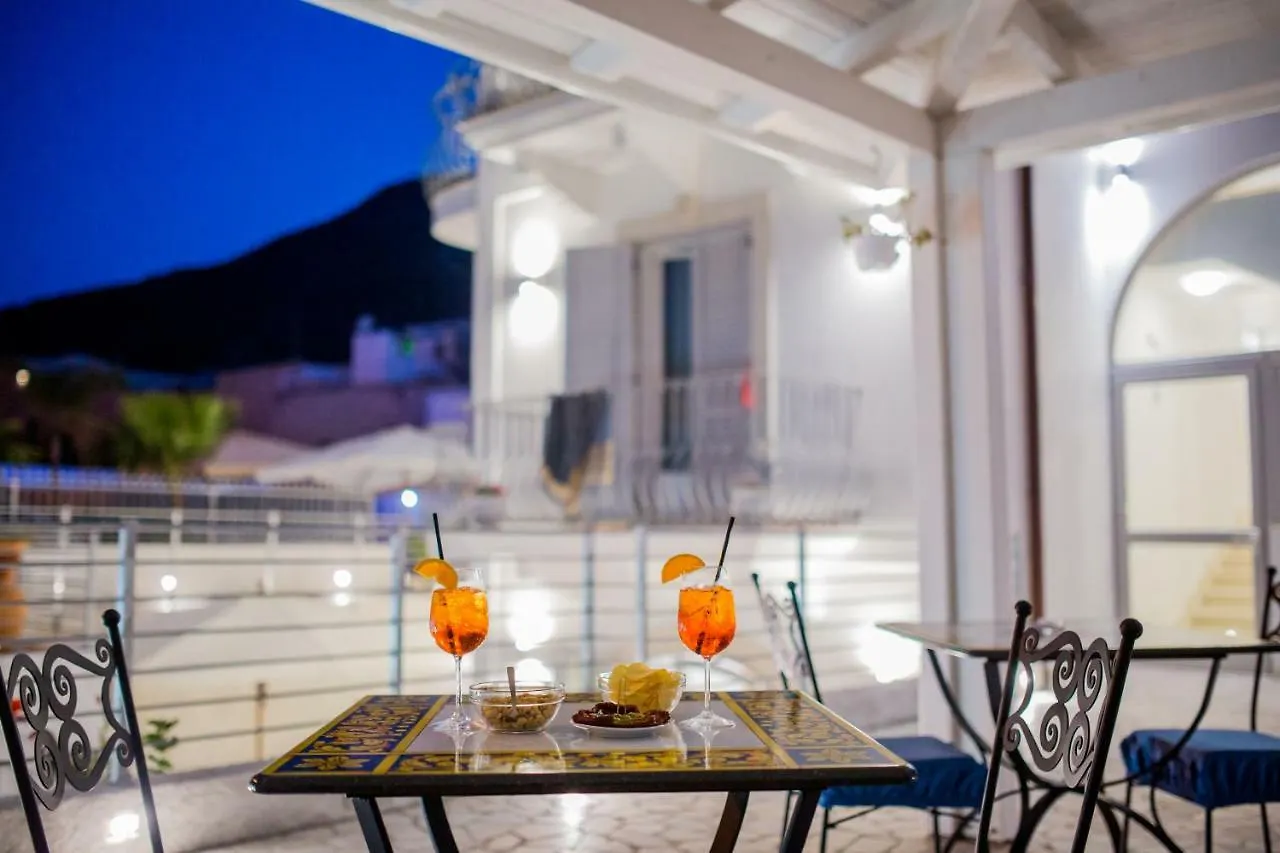 ***  ליפארי Odysseus Hotel איטליה